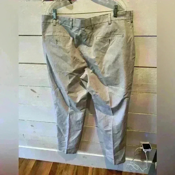 Brooks Brothers lightweight advantage chino Clark size 40/32, pinstripe, EUC - Picture 2 of 6